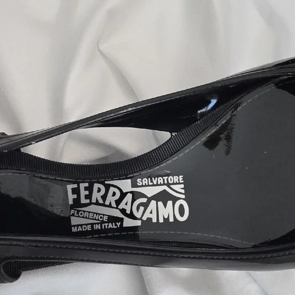 Salvatore Ferragamo Jelly Bow Vara - Picture 6 of 6